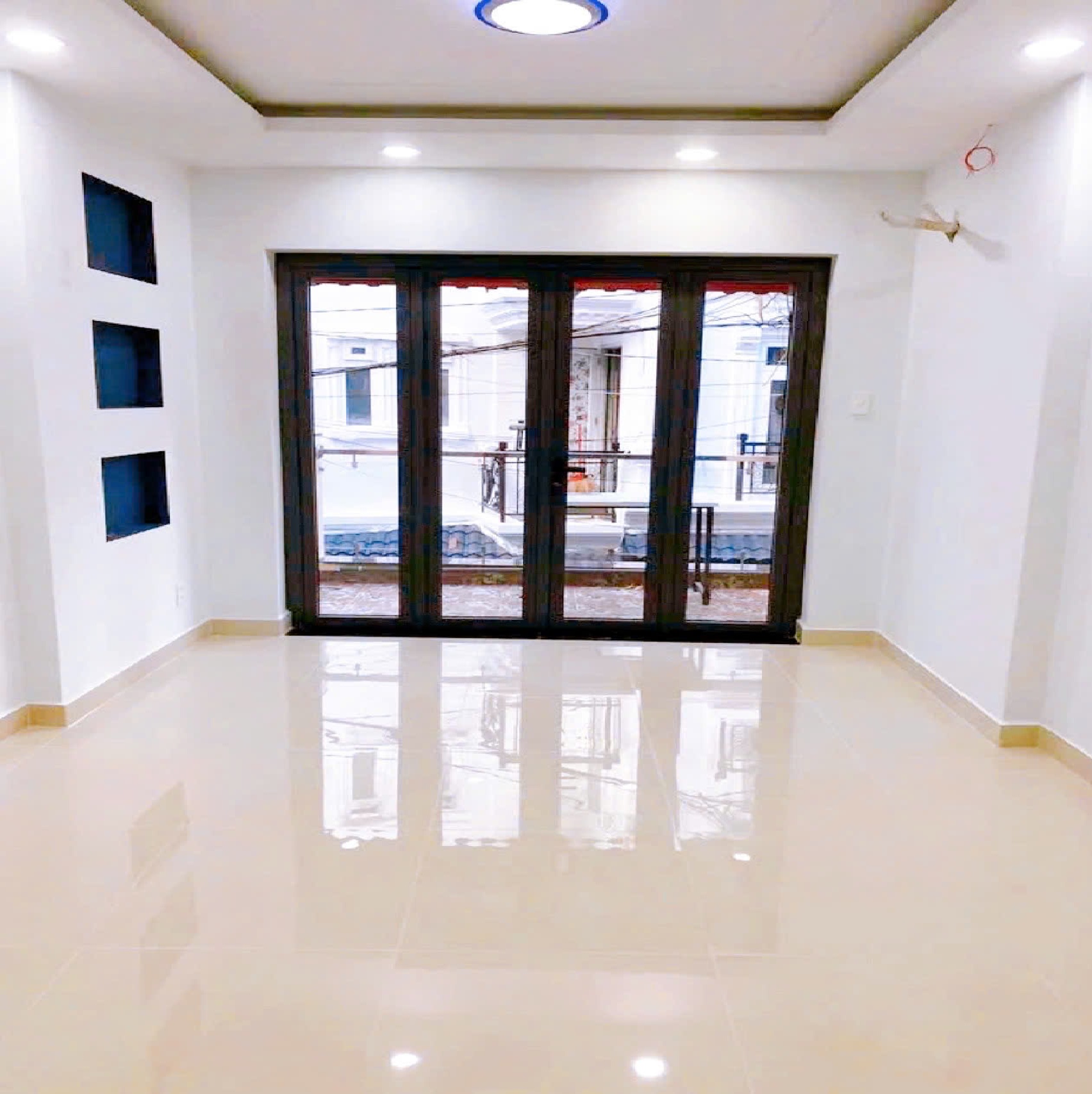 Bán nhà 4 Tầng hẻm Cách Mạng Tháng Tám, QUẬN 10, DT 3.3 x 12.7 m, Giá 8 tỷ - Ảnh 1